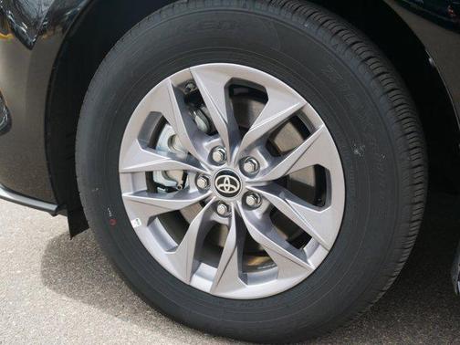 2024 Toyota Sienna XLE 7 Passenger