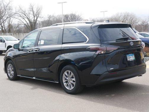 2024 Toyota Sienna XLE 7 Passenger