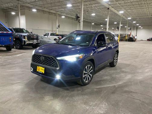 2025 Toyota Corolla Cross XLE