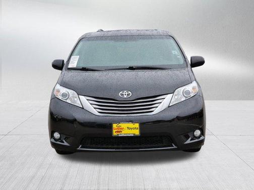 2016 Toyota Sienna XLE