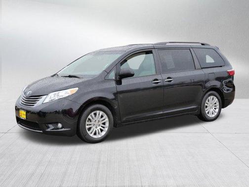2016 Toyota Sienna XLE