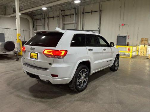Bright White Clearcoat 2019 Jeep Grand Cherokee Overland