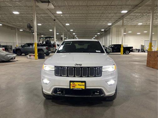 Bright White Clearcoat 2019 Jeep Grand Cherokee Overland