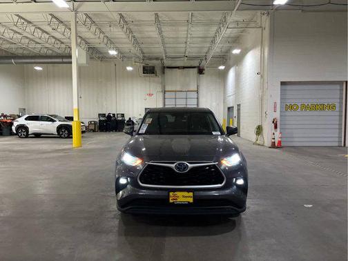 2021 Toyota Highlander Hybrid LE