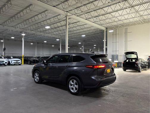 2021 Toyota Highlander Hybrid LE
