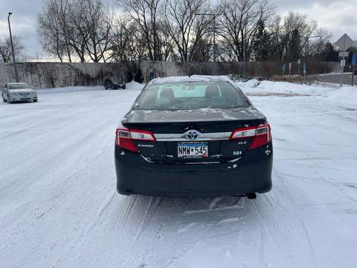 2014 Toyota Camry Hybrid XLE