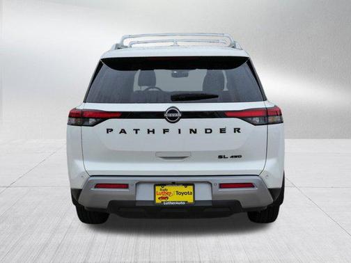 2024 Nissan Pathfinder SL 4WD
