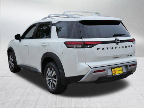 2024 Nissan Pathfinder SL 4WD