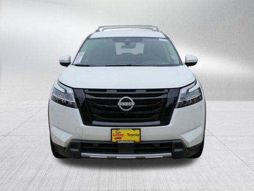 2024 Nissan Pathfinder SL 4WD