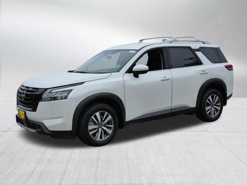 2024 Nissan Pathfinder SL 4WD