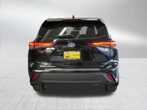 2020 Toyota Highlander Hybrid XLE
