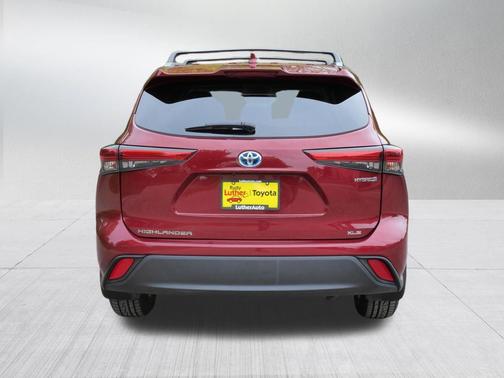 Ruby Flare Pearl 2022 Toyota Highlander Hybrid XLE