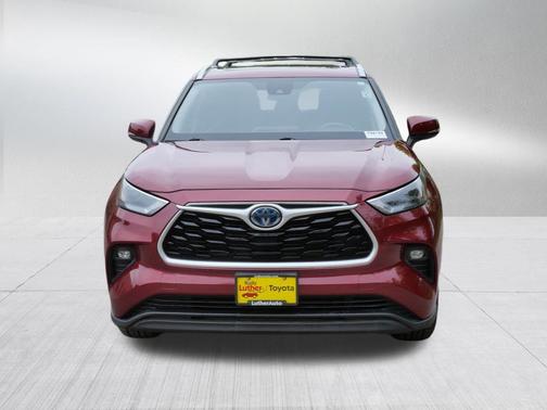 Ruby Flare Pearl 2022 Toyota Highlander Hybrid XLE
