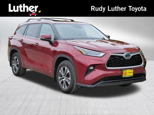 Ruby Flare Pearl 2022 Toyota Highlander Hybrid XLE