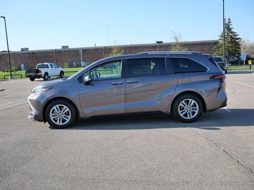 2021 Toyota Sienna Limited 7-Passenger