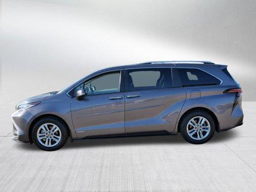 2021 Toyota Sienna Limited 7-Passenger