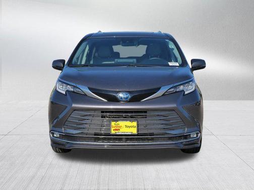 2021 Toyota Sienna Limited 7-Passenger