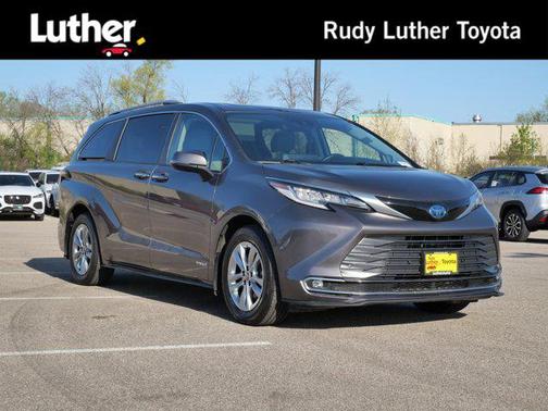 2021 Toyota Sienna Limited 7-Passenger