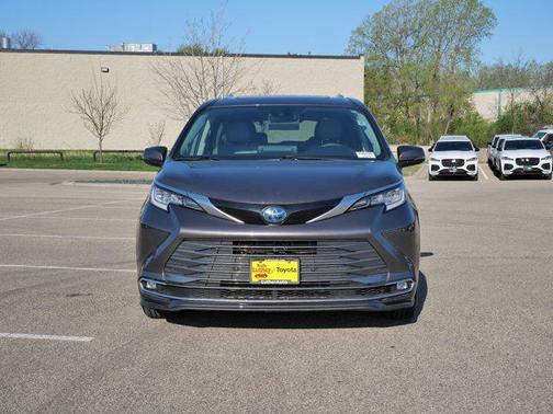 2021 Toyota Sienna Limited 7-Passenger