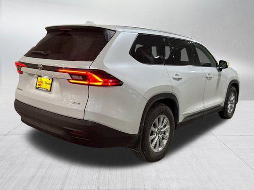 2025 Toyota Grand Highlander Hybrid XLE