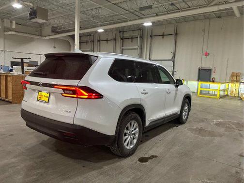 2025 Toyota Grand Highlander Hybrid XLE