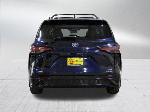 2022 Toyota Sienna XSE 7 Passenger