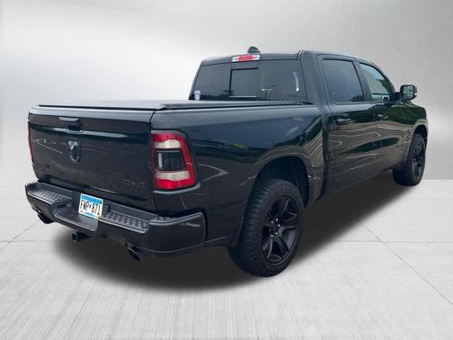 Diamond Black Crystal Pearlcoat 2021 RAM 1500 Big Horn/Lone Star