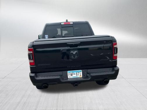 Diamond Black Crystal Pearlcoat 2021 RAM 1500 Big Horn/Lone Star