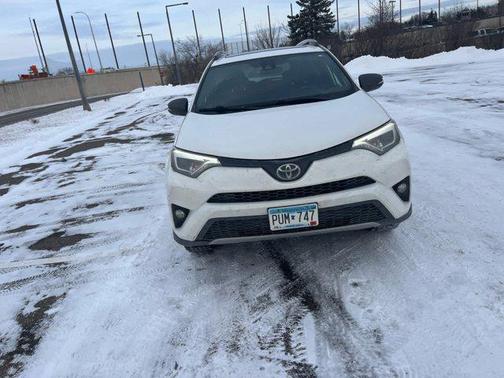2017 Toyota RAV4 SE