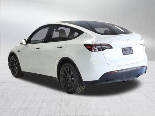 2022 Tesla Model Y Long Range Dual Motor All-Wheel Drive
