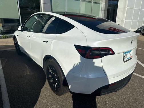 2022 Tesla Model Y Long Range Dual Motor All-Wheel Drive