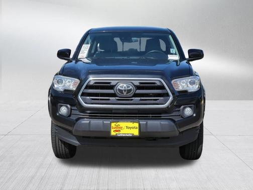 Midnight Black Metallic 2019 Toyota Tacoma SR5