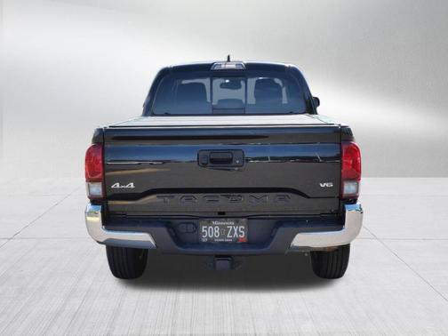 Midnight Black Metallic 2019 Toyota Tacoma SR5