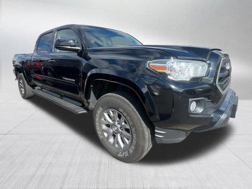 Midnight Black Metallic 2019 Toyota Tacoma SR5