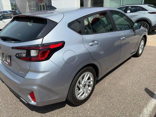 Ice Silver Metallic 2024 Subaru Impreza Base