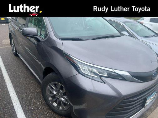 2023 Toyota Sienna XLE 7 Passenger