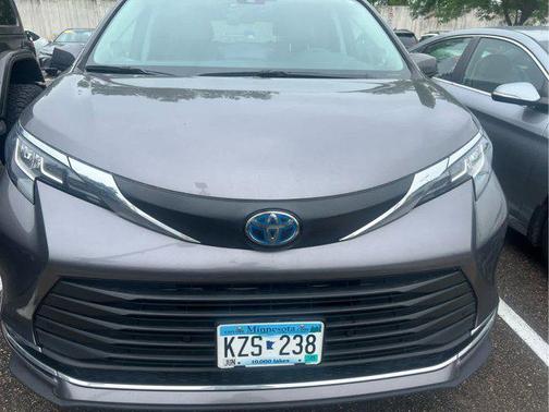 2023 Toyota Sienna XLE 7 Passenger