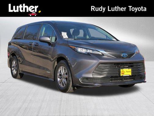 2021 Toyota Sienna LE