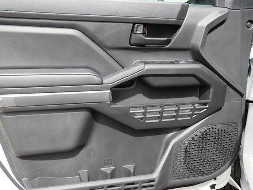 Ice Cap 2026 Toyota Tacoma SR5
