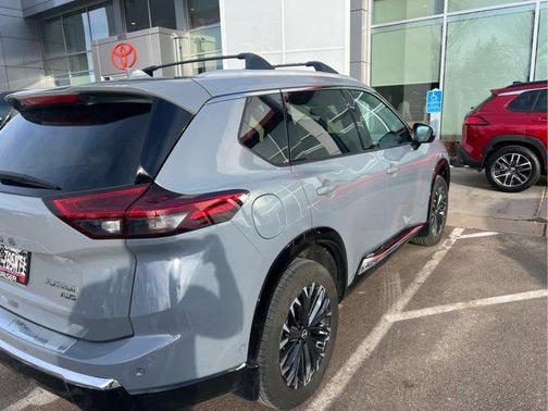 2025 Nissan Rogue Platinum