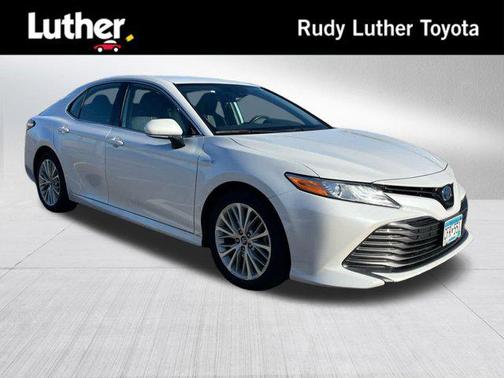 2019 Toyota Camry Hybrid XLE