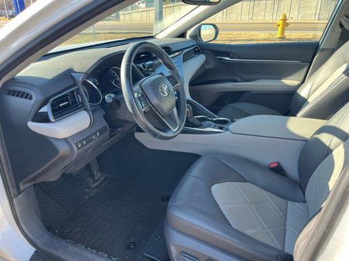 2019 Toyota Camry Hybrid XLE