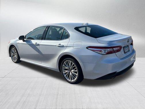 2019 Toyota Camry Hybrid XLE