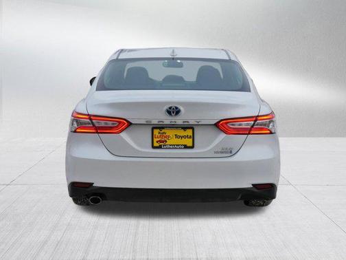 2019 Toyota Camry Hybrid XLE