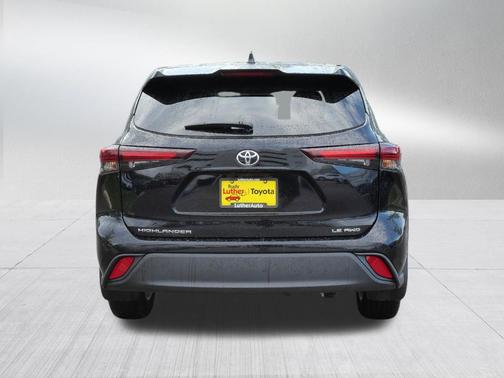 Midnight Black Metallic 2024 Toyota Highlander LE