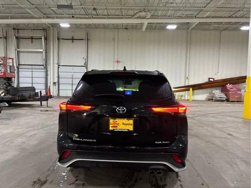 2025 Toyota Highlander XSE