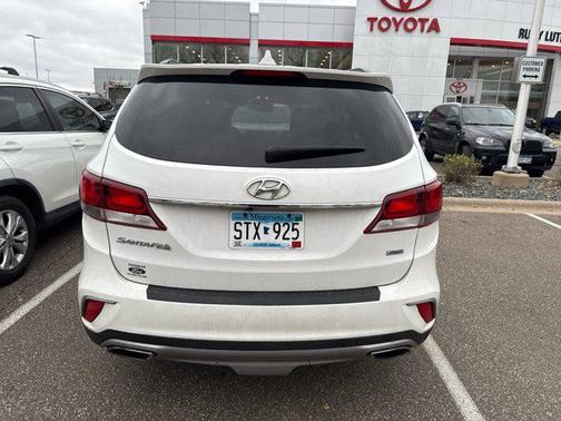 2017 Hyundai SANTA FE SE