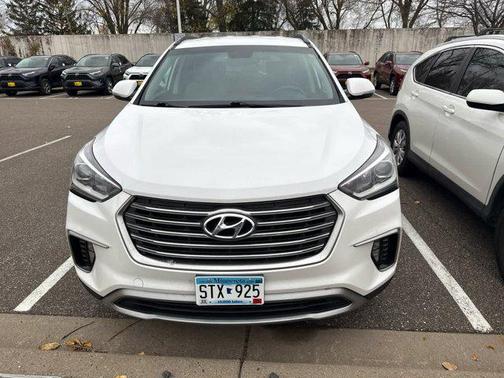 2017 Hyundai SANTA FE SE