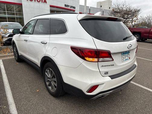 2017 Hyundai SANTA FE SE