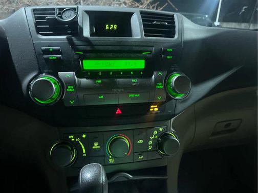 2010 Toyota Highlander SE